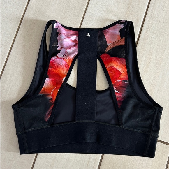 Ultracor Matching Set Bra and Leggings - Picture 3 of 11